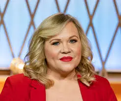 Holly Rowe: A Pioneer in Sports Broadcasting