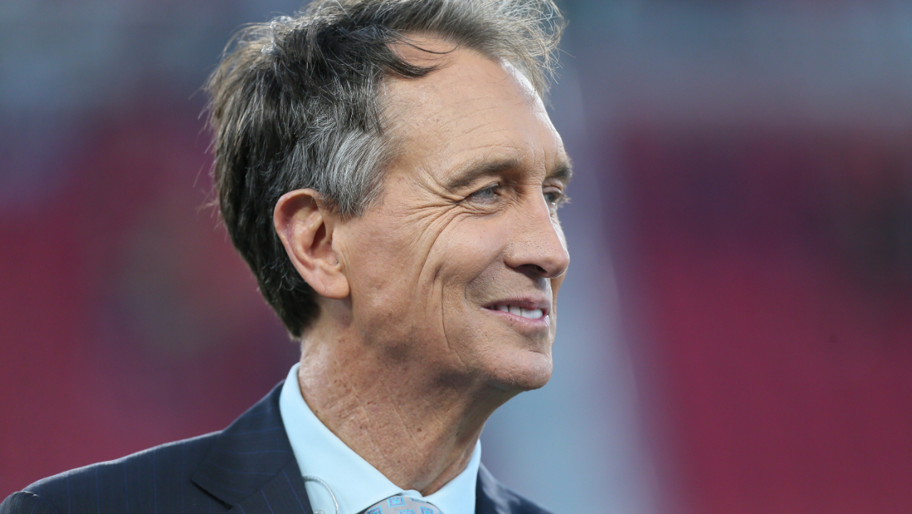 Understanding Chris Collinsworth: A Journey Through NFL Broadcasting