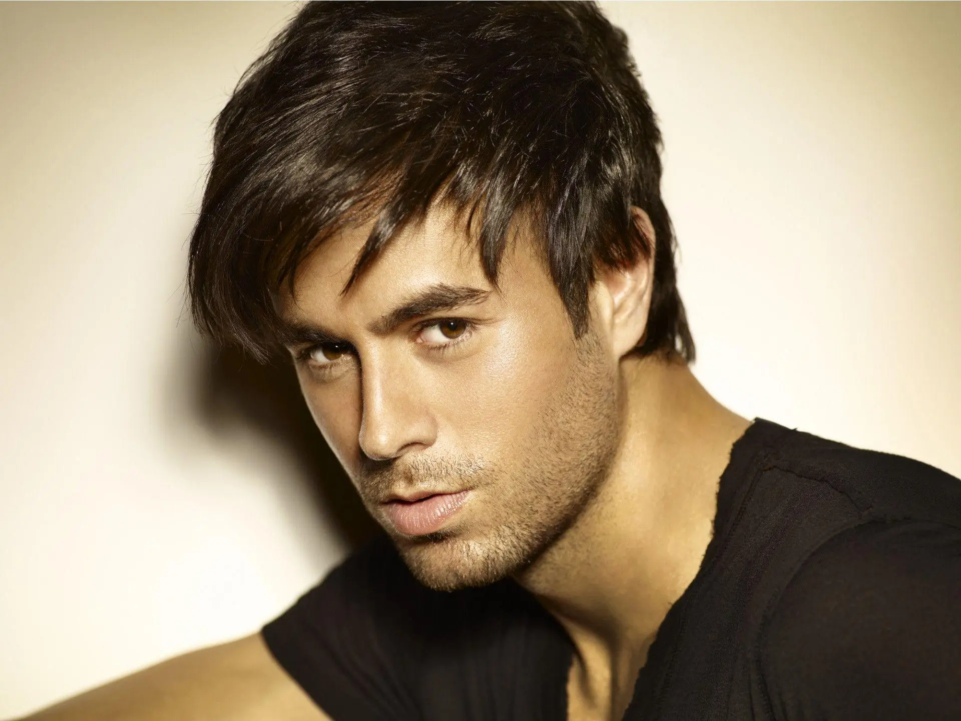 Enrique Iglesias: The Unstoppable Force in Latin Music