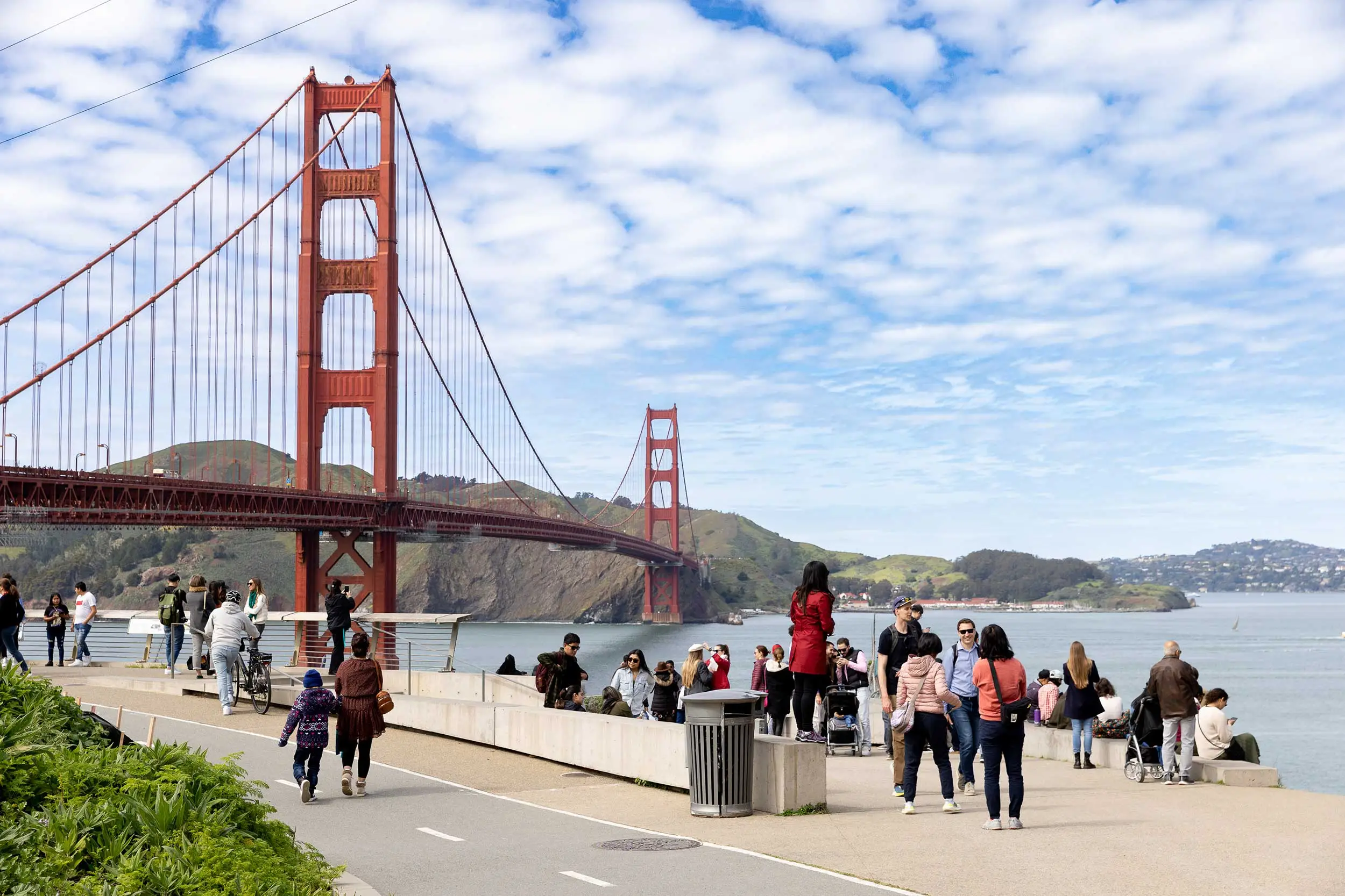Exploring the Golden Gate Bridge: History and Significance