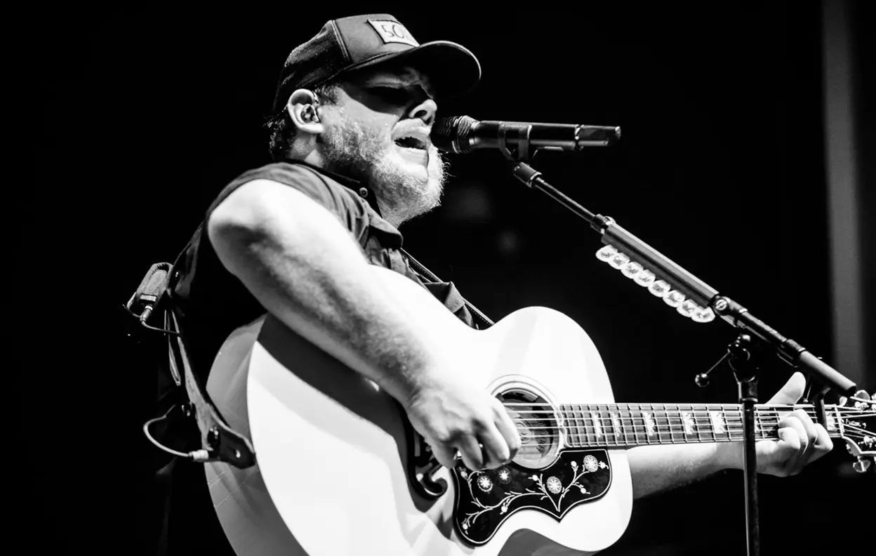 Luke Combs Unveils His Latest Hit Song
