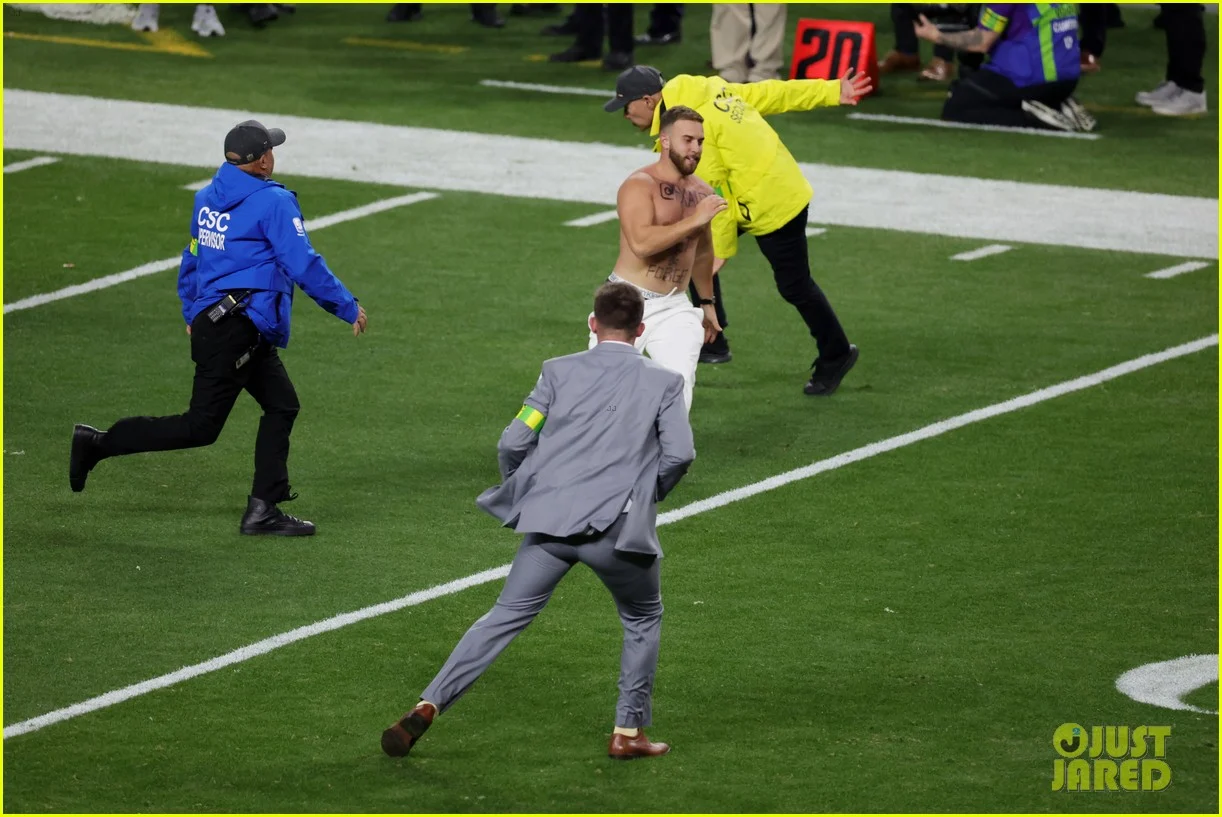 The Fascinating History of Super Bowl Streakers