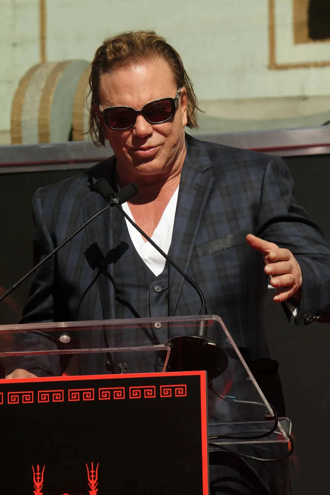 mickey rourke — US news
