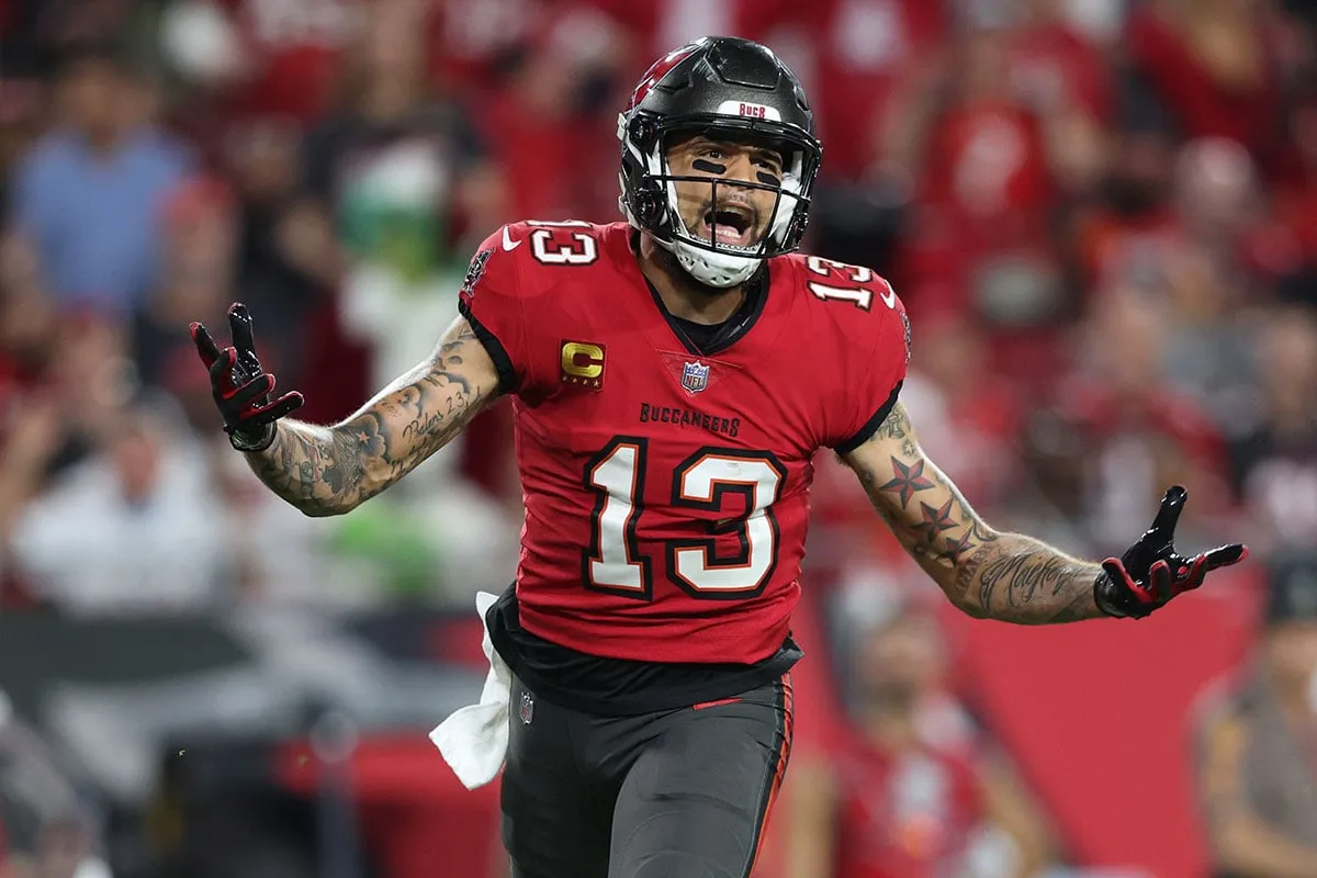 mike evans — US news