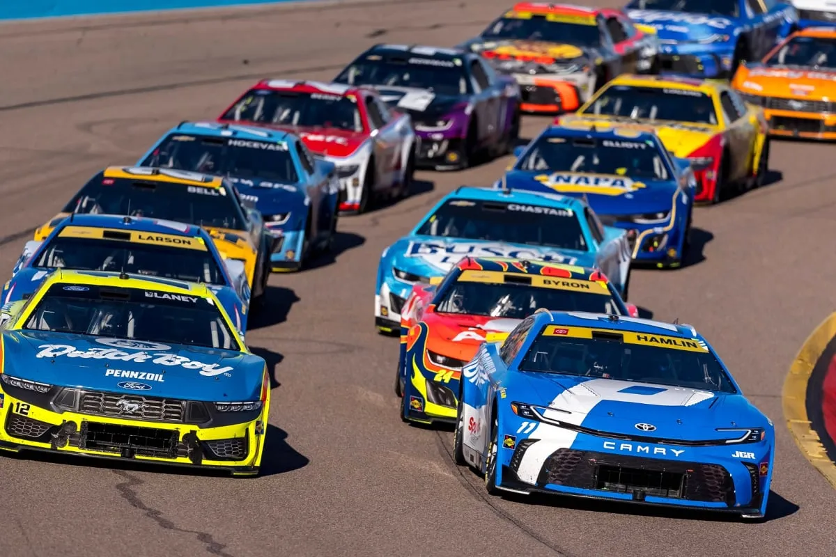 Nascar race today