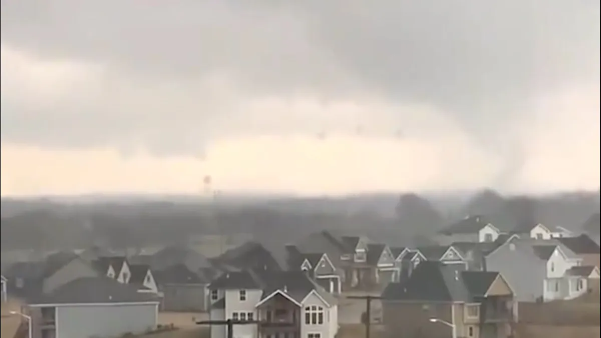 tornado kansas city — US news