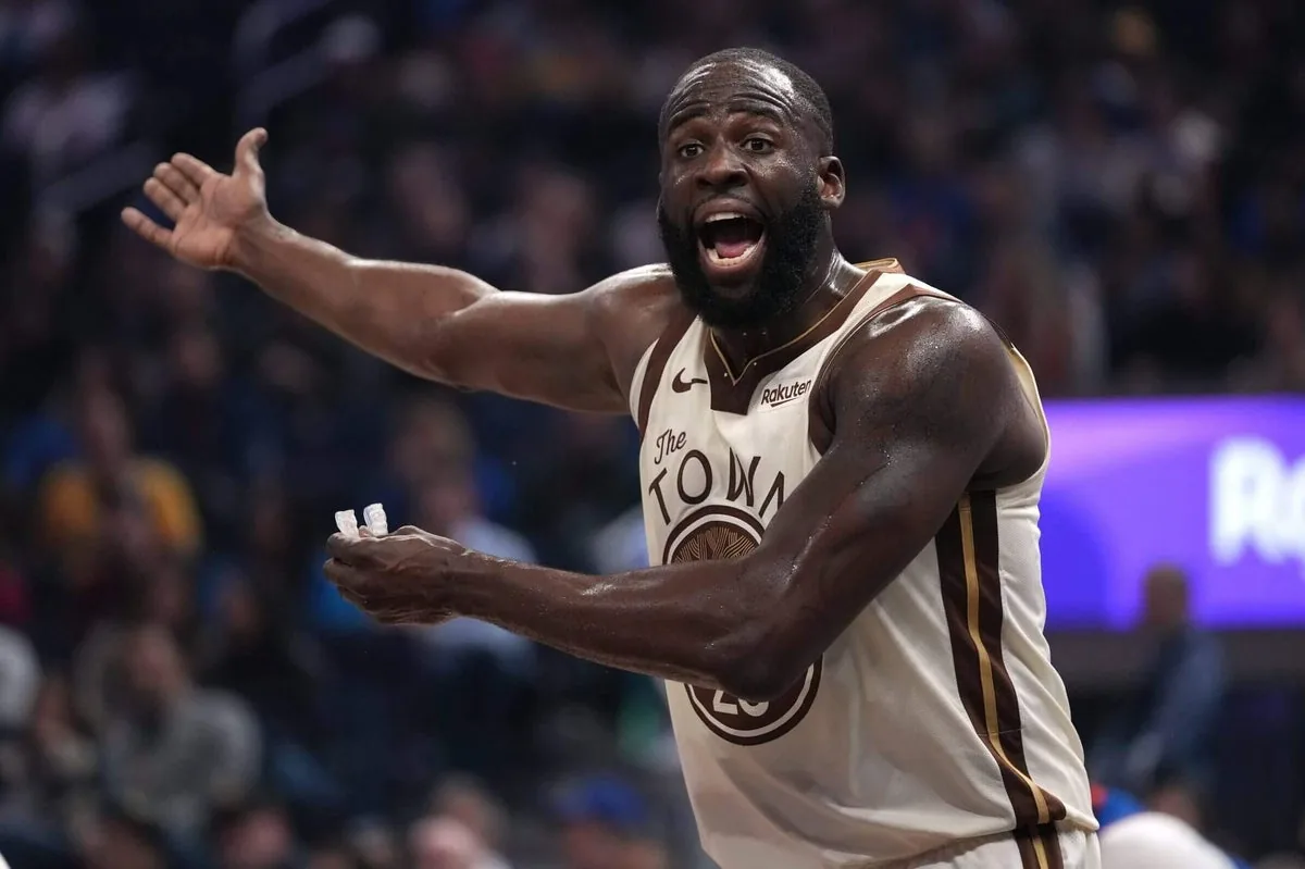 Warriors reportedly pursue LeBron James and Anthony Davis as Draymond Green declines option