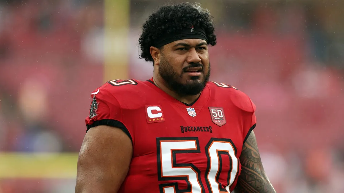 Tampa Bay defensive tackle Vita Vea requests trade after extension talks fail