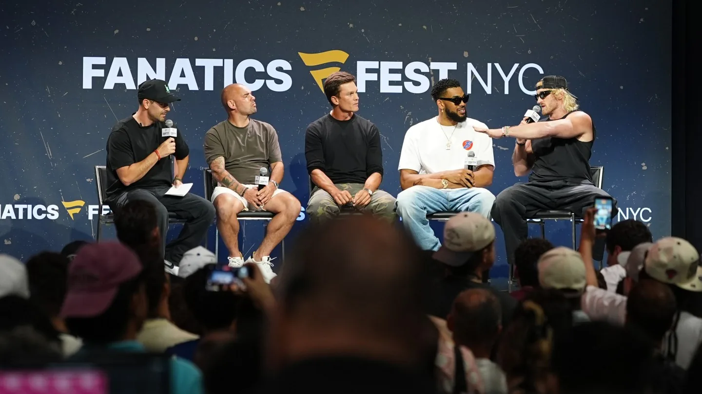 Karl-Anthony Towns intervenes in Tom Brady and Logan Paul exchange at Fanatics Fest