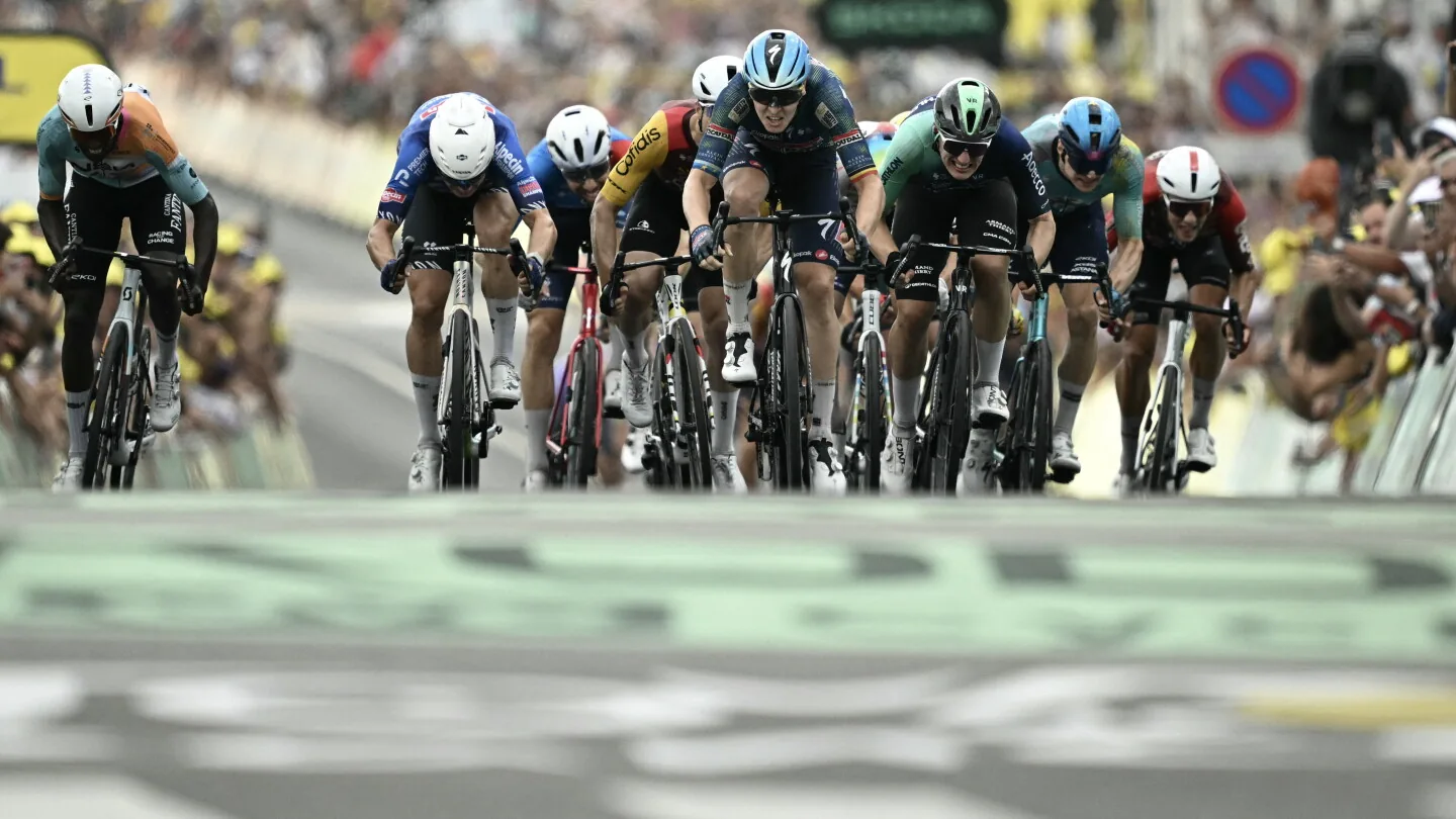 Chalon-sur-Saône sees Tim Merlier claim third Tour de France stage win amid sprint crash
