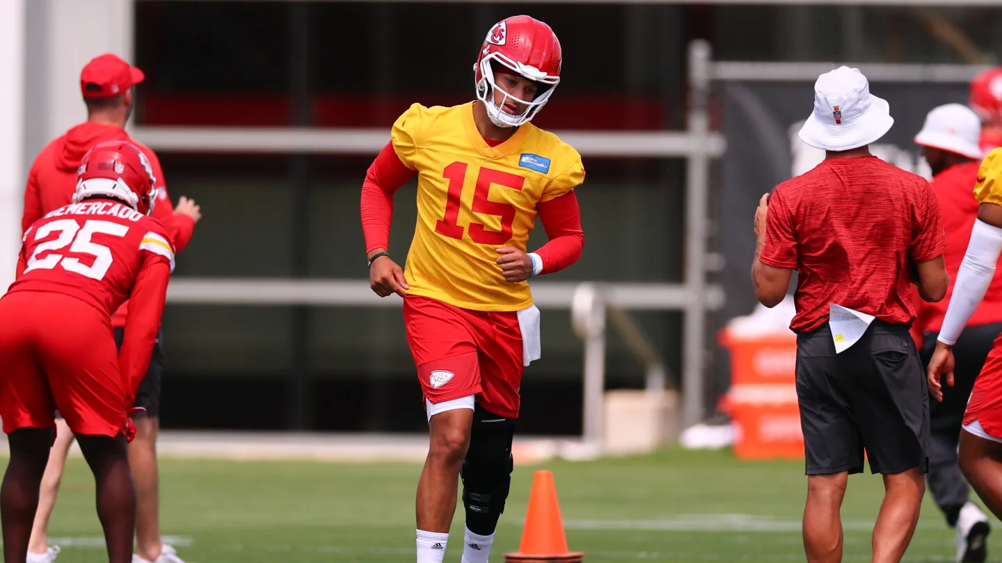 Patrick Mahomes consulted with Tom Brady, others during the rehab process